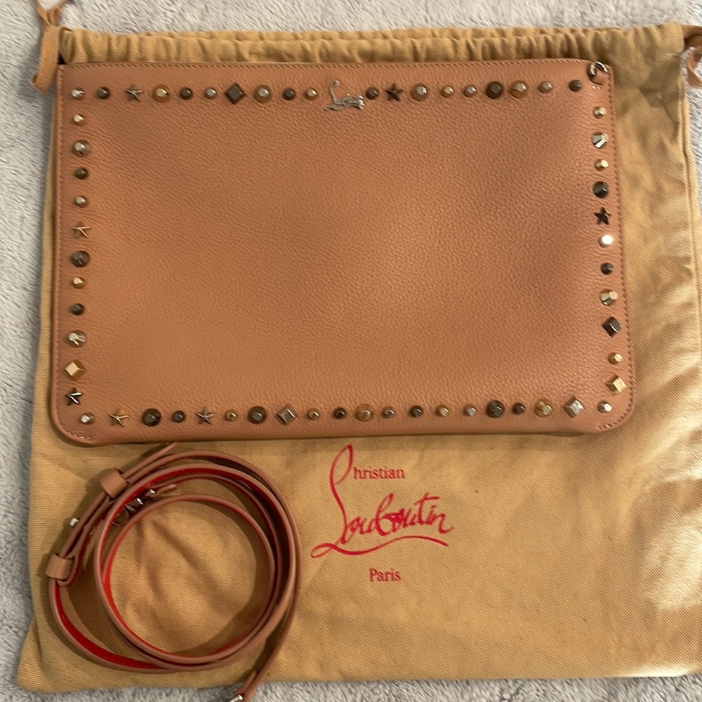 CHRISTIAN LOUBOUTIN
Calfskin Empire Trashmix Spike Loubiclutch Clutch Beige
